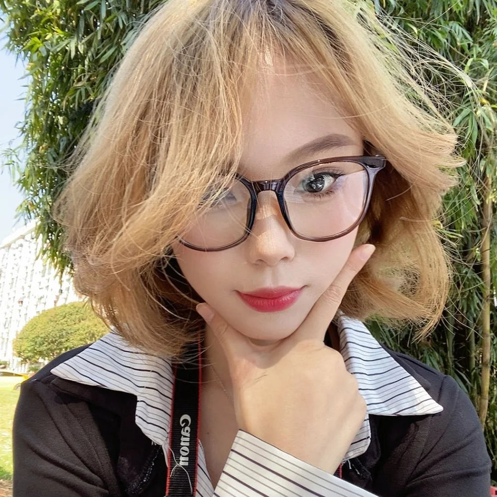 Transparent Anti-blue Light Glasses Lightweight Anti Radiation Square Frame Myopia Glasses Retro Eye Protective